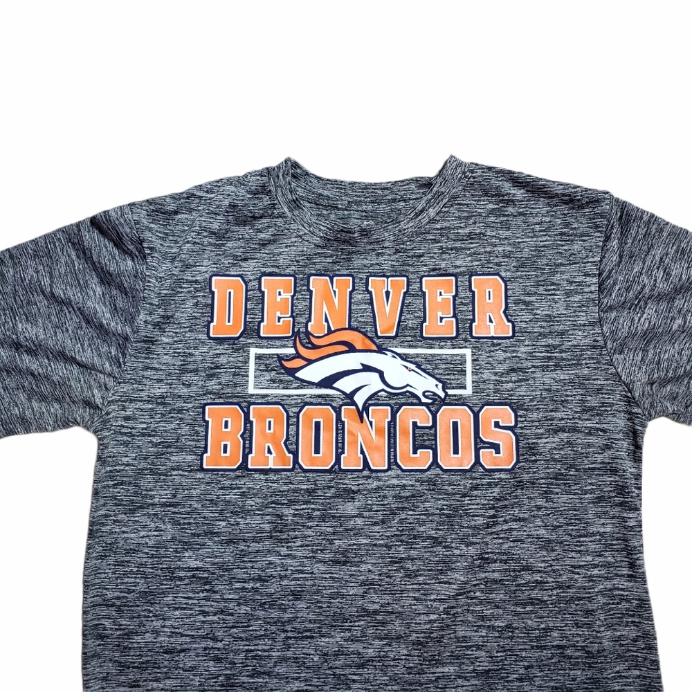 NFL Denver Broncos Football Team Jersey/Tee